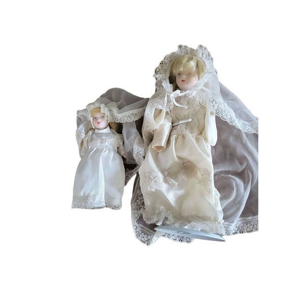 Porcelain Bride Doll   - Picture 1 of 6